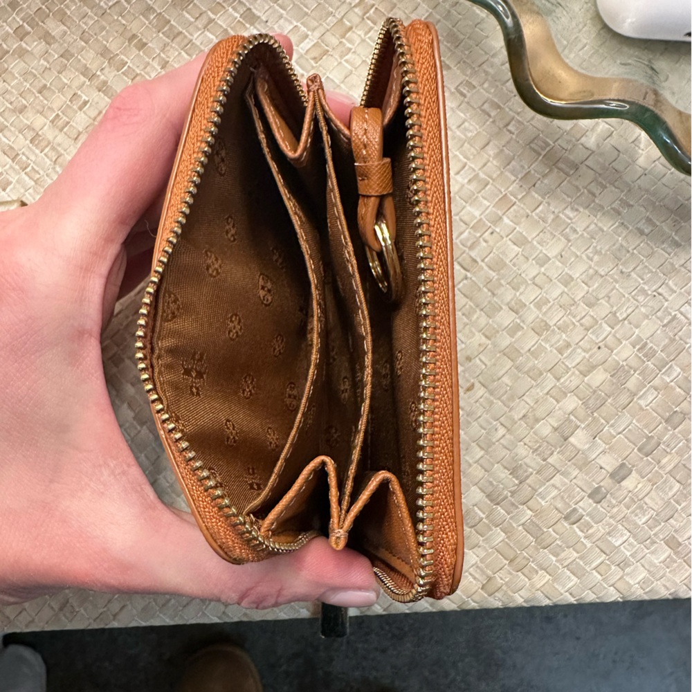 Tory Burch Wallet - Picture 6 of 8